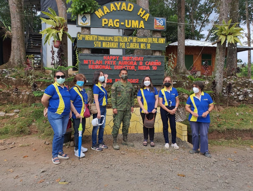 The Rotarians present during the activity at Claveria with Commanding Officer of 58 Infantry Battalion LtC Ricky Canatoy